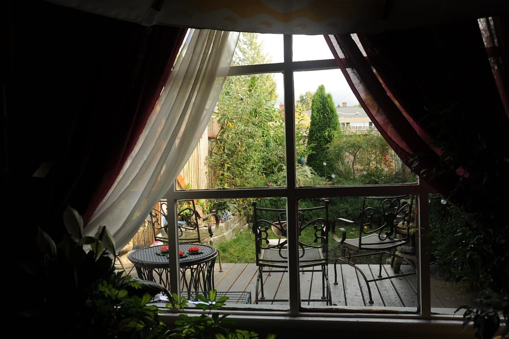 Photograph illustrating Buying Guides: Curtain Lengths: The Measuring Rules That Separate Tailored From Rented